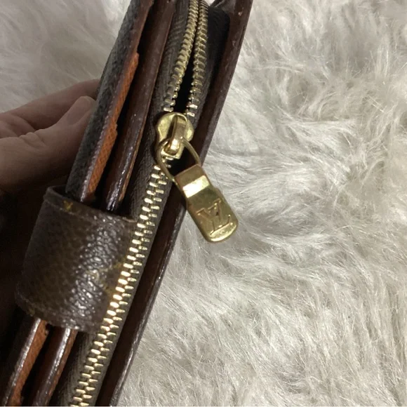 SOLD………..Louis Vuitton Monogram Porte Papier Code SP0979 Zip Snap Wallet - Picture 7 of 15